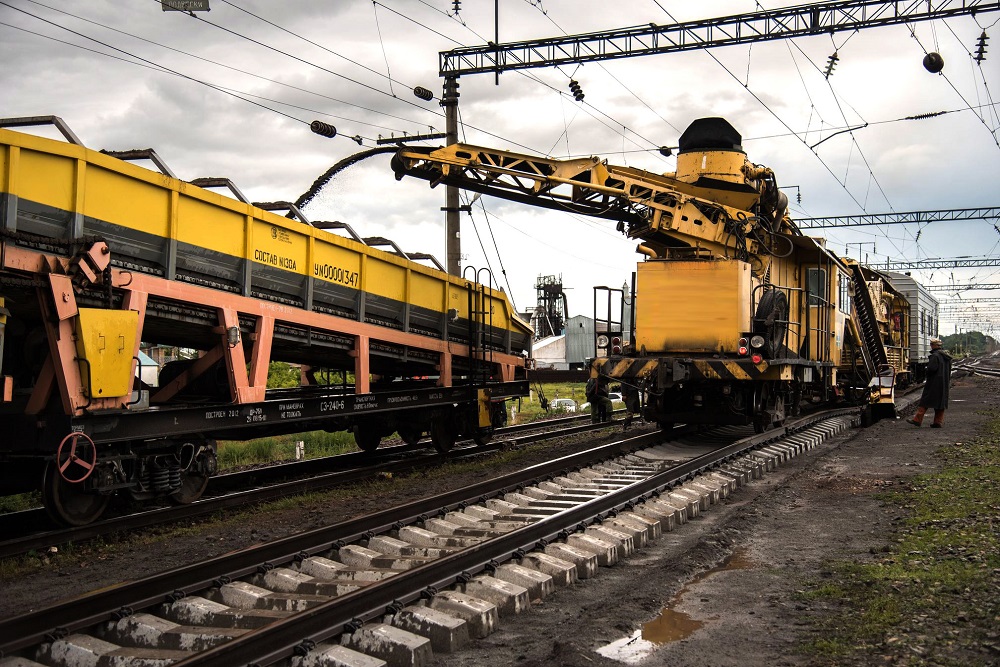 2019 жылы шамамен 730 км теміржол төсеніші жөнделеді, деп хабарлайды  «Қазақстан темір жолы» ҰК» АҚ баспасөз қызметі